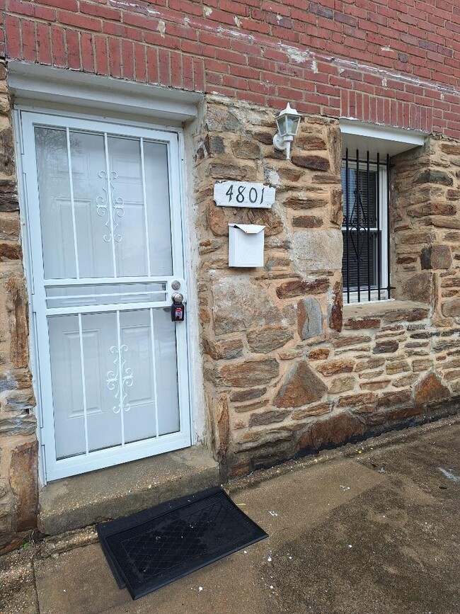 Building Photo - 4801 Beaufort Ave Rental