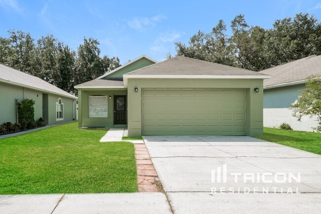 Building Photo - 5852 Lake Front Dr Rental