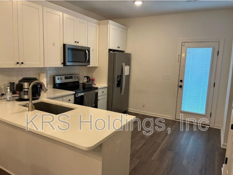 Photo - 1420 Maplewood Dr