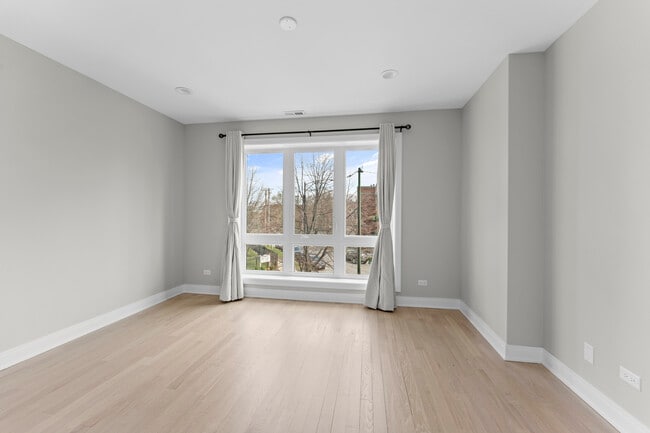 Photo - 7428 N Rogers Ave Unit 2E