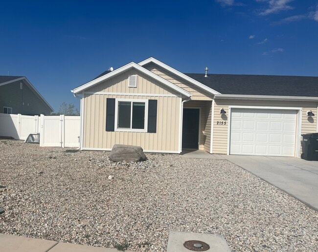 Building Photo - 2155 N 550 W