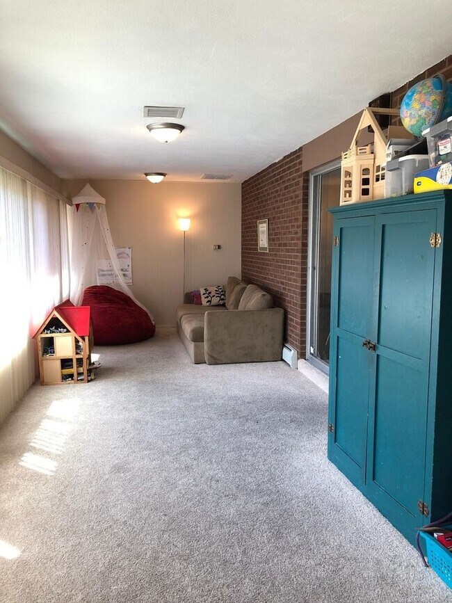 Photo - 355 S Newport Way