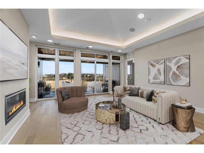 Photo - 1 Hill Farm Rd Unit 303