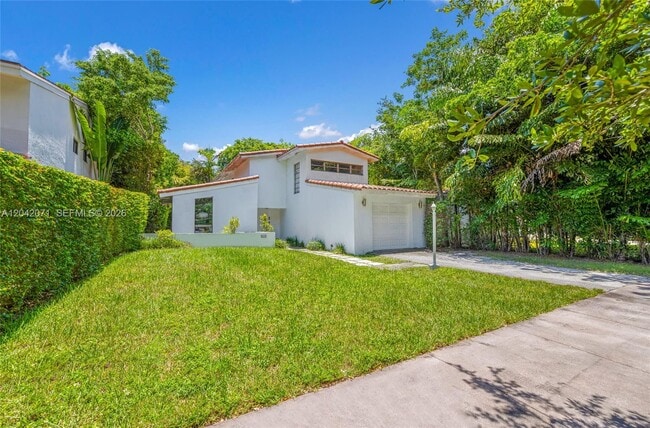 Building Photo - 920 Aguero Ave