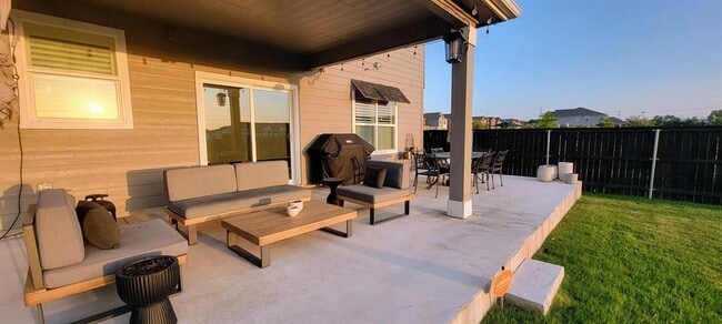 Photo - 165 Kulmbacher Dr