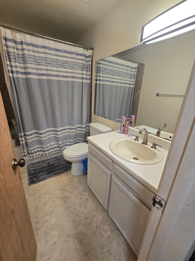 Photo - 2 Bedroom 1.5 Bath in Longmont, CO!
