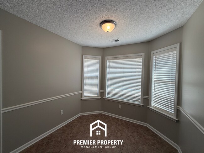 Photo - Bright 3BR/2BA Oakland Home w/ Vaulted Ceilings, Fireplace & Fenced Yard