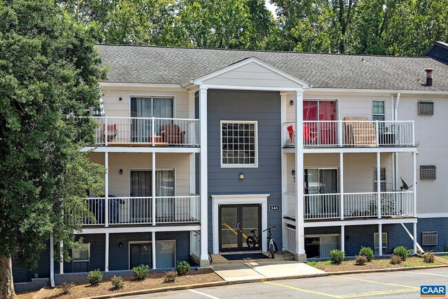 Building Photo - 545 Burgoyne Rd Unit 4 Rental