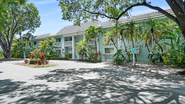 Building Photo - 1200 Mariposa Ave Rental