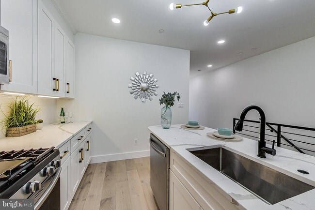 Photo - 1626 K St NE