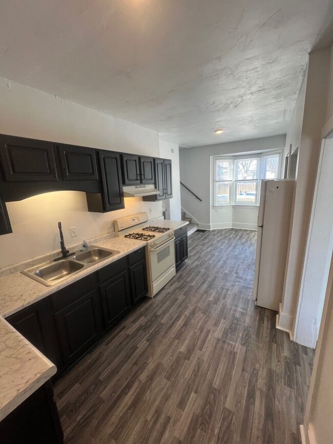 Photo - 4 Bedroom 2 Bath Single Family Home Available NOW!