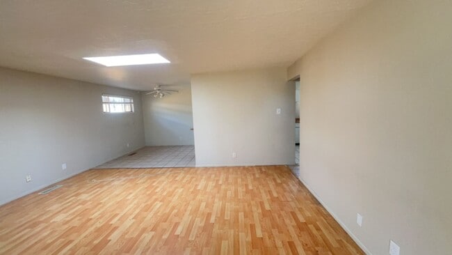 Photo - Spacious 4 bedroom 2 bath 1402 Sqft. Home In the Heights!