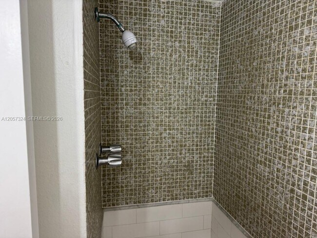 4725 NW 7th St Unit 206-3