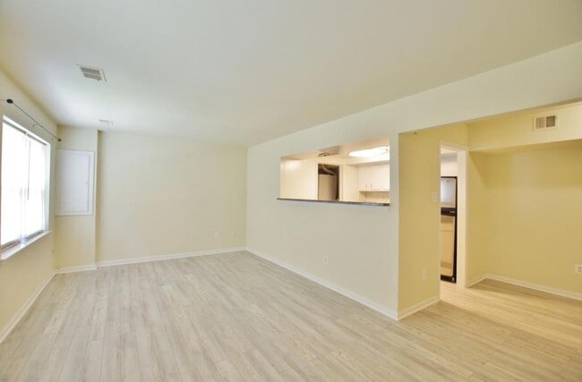 Photo - 8612 Walutes Cir