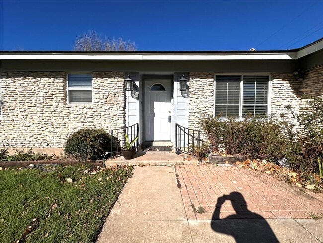 Photo - 2500 Biggs Dr