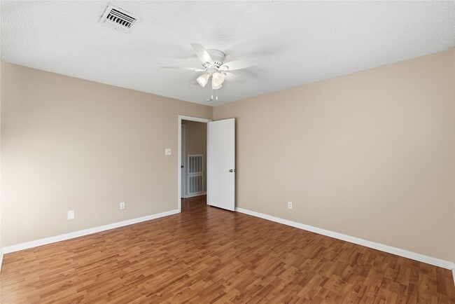 Photo - 5814 Viking Dr