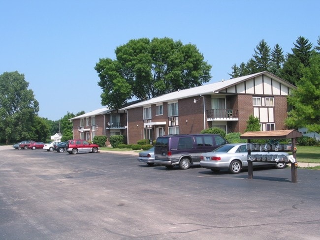 Photo - Country Squire Apartments