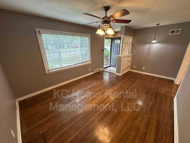 Photo - 619 W 85th St