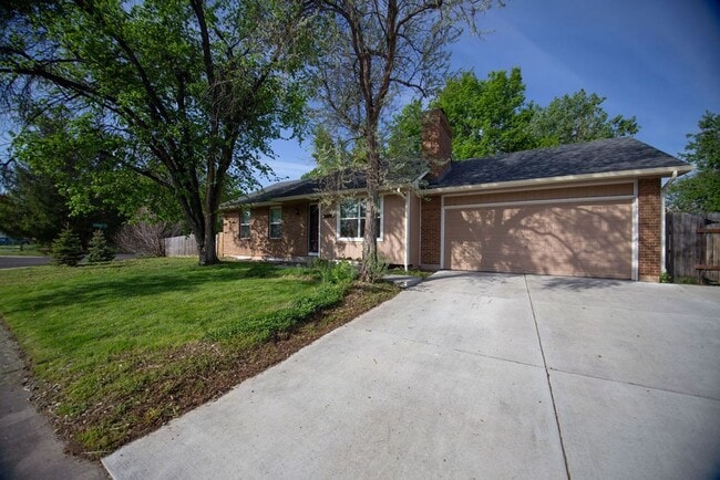 Building Photo - Great 4 bedroom Ranch style home!