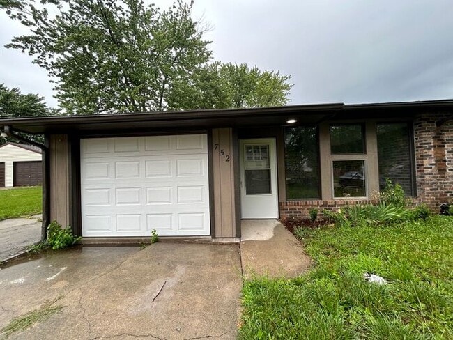 Building Photo - $1,950 | 3 Bedroom, 2 Bathroom | No Pets | Available on August 1st, 2026!