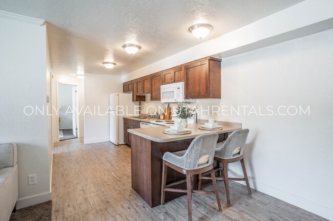 Photo - Eagle Tree Apartments