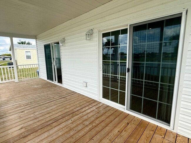 Photo - 7608 Lakeshore Dr