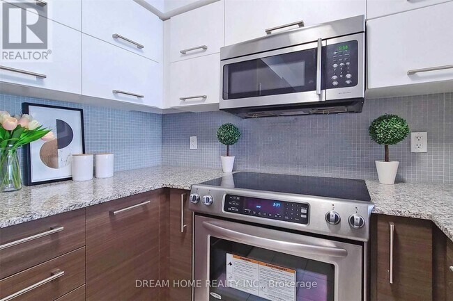 Photo - 5162 Yonge St Unit 811