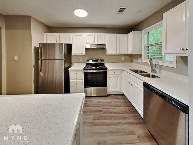 Photo - 4385 Coopers Creek Dr SE