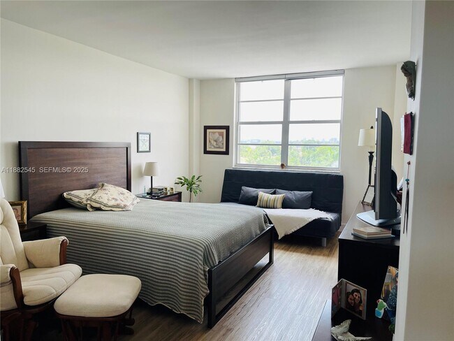 Photo - 1455 N Treasure Dr Unit 5M