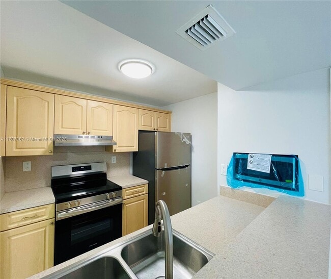Photo - 7125 NW 186th St Unit B408