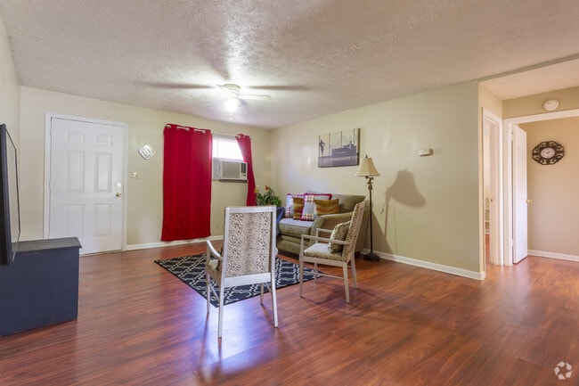 2BR, 1BA - 950 SF - Chez Moi Apartments