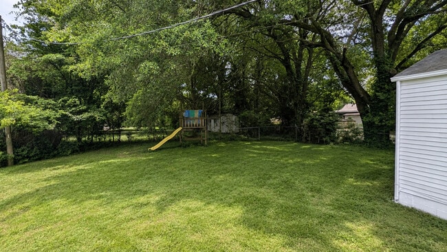 Photo - 102 Marshall St