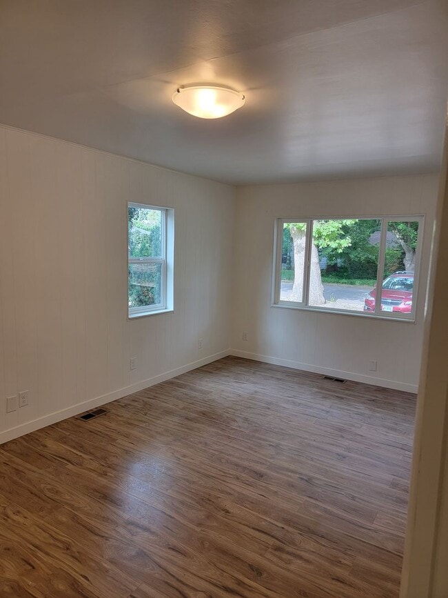 Photo - 3 Bed 2 Bath Home