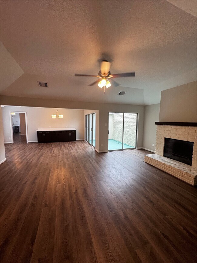 Photo - 8807 Belle Glen Dr