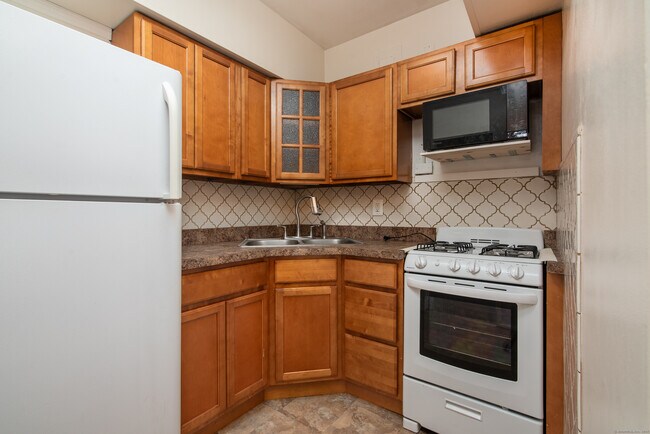 Photo - 232 Farmington Ave Unit E9