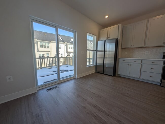 Photo - Brand New, Never Lived in!