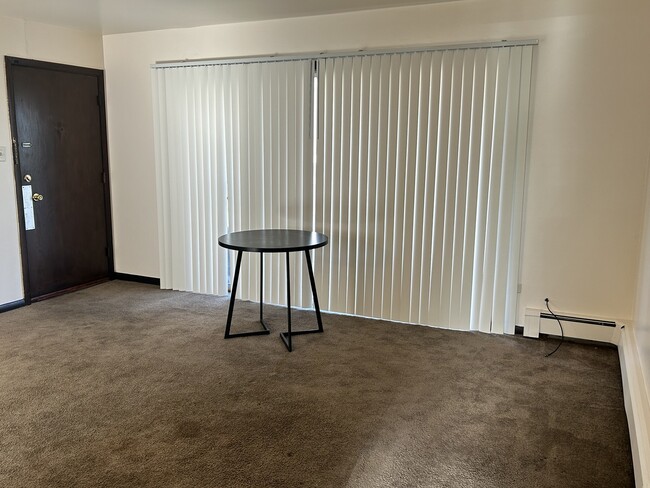 Photo - 1850 State St Unidad 2N