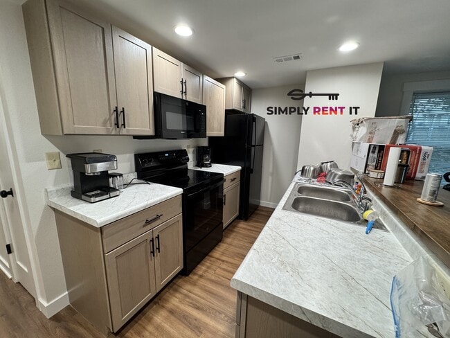 Photo - Renovated 2 Bedroom, 2 Bathroom on Campus! Available Now! Unit 11