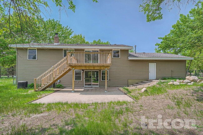 Photo - 15931 Vintage St NW