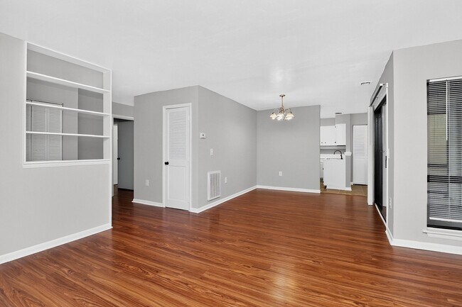 Photo - 4804 Spring Lake Dr