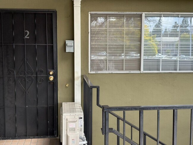 Photo - 1047 El Camino Real