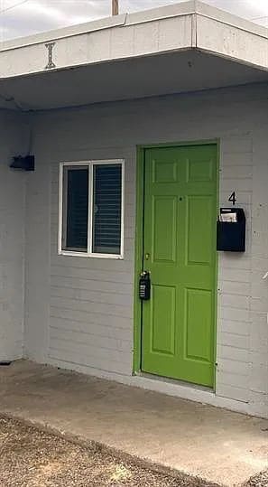 Photo - UPDATED 2 BEDROOMS WITH PRIVATE PATIO & CENTRAL AIR Unit 4