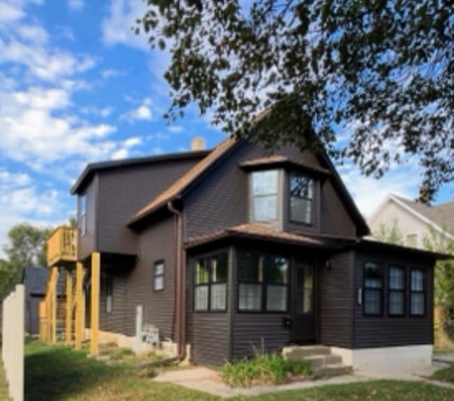 Building Photo - 1411 Portland Ave