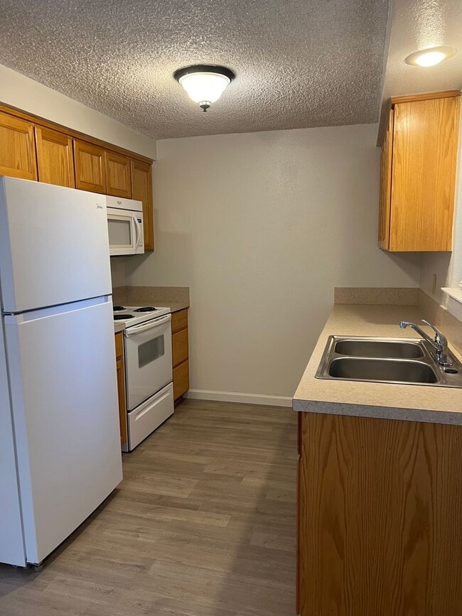 Photo - 1055 SE Villard St