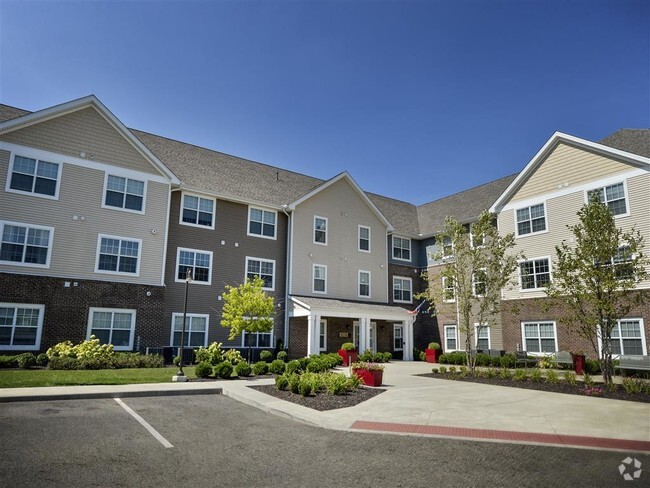 Building Photo - Maple Brook at Golden Pond West Rental