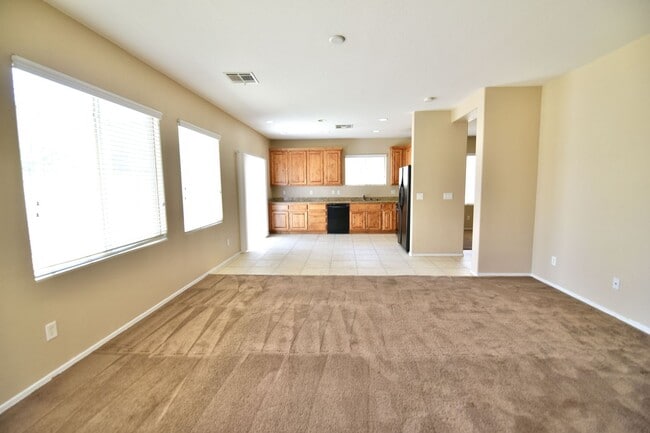 Photo - Beautiful 4BED/3BATH/CAR home located in SW Las Vegas! -Enjoy Rent-Free Holidays!