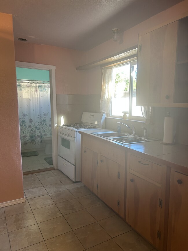 Photo - 706 E Fairview Ln