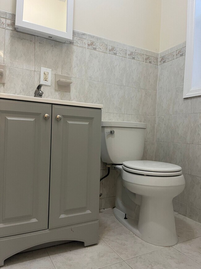 Photo - 93 W 33rd St Unit C6