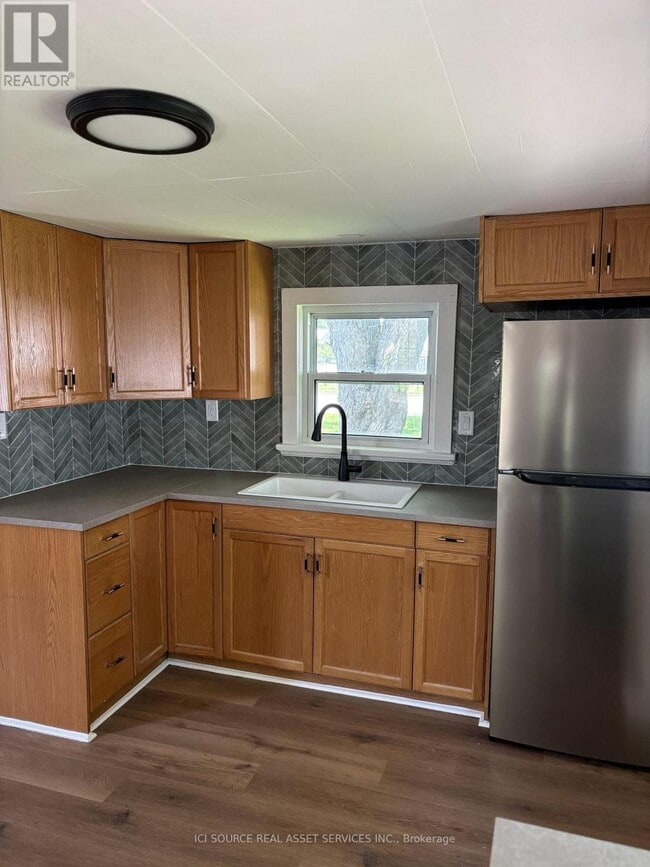 Photo - 543 St Charles St