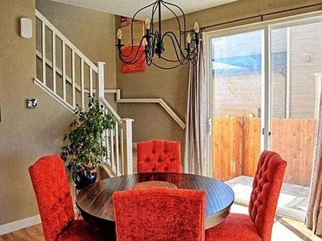 Photo - Outstanding Townhome W/ Large 3 Bed- 2.5 B...